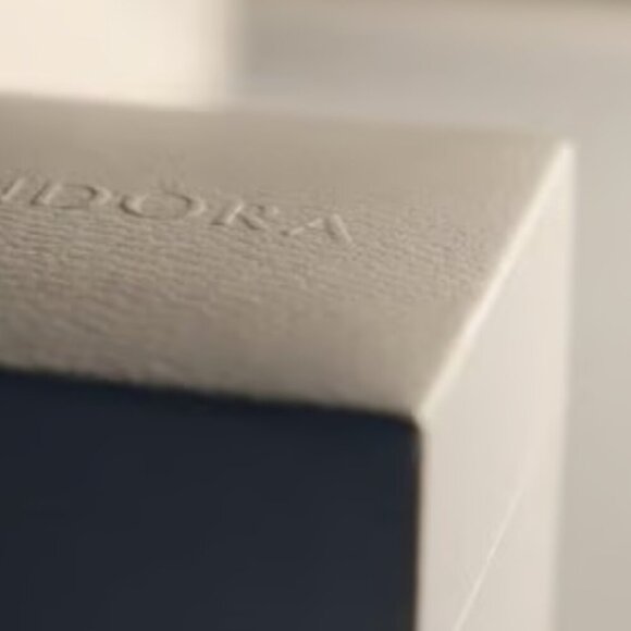 PANDORA Ring Knotted Heart Ring - Picture 2 of 5